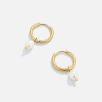 Élise-Marie – Goldene Ohrringe mit Perlenanhänger