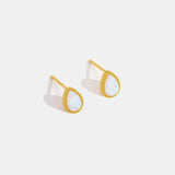 Chloé – Elegante goldene Ohrringe für einen Hauch von Luxus.