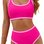 Bauch-Weg-Bikini in Rosa mit weißem Zackenband, Neckholder-BH und hohen Slips