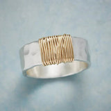 "Vintage Goldfaden Ring aus Silber" can be rewritten as "Antiker Goldfadenring aus Silber".