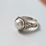 Vintage-Ring mit Perlmutt-Einsatz