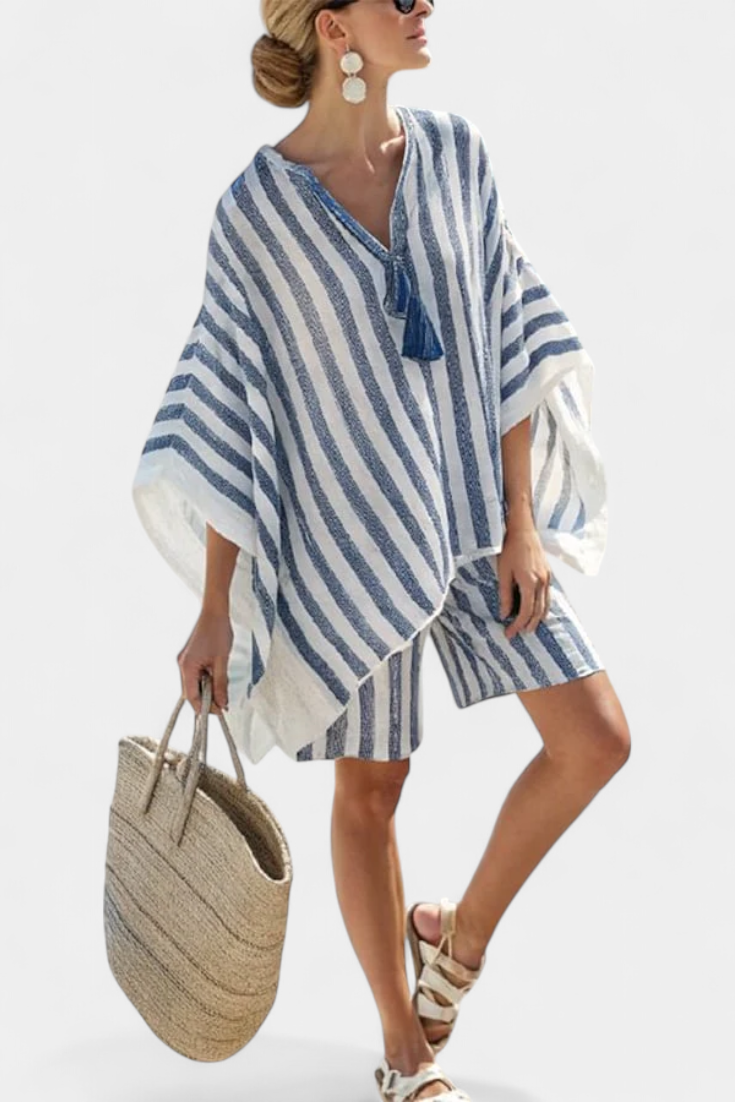 Gestreiftes Blusen-Shorts-Set mit Zipfelärmeln, blau-weiße Streifen; passende Shorts