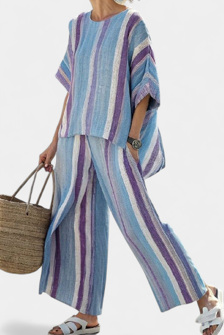 Gestreifter Streifenanzug: weites Oversize-Shirt und weite Hose mit türkis-lila Streifen