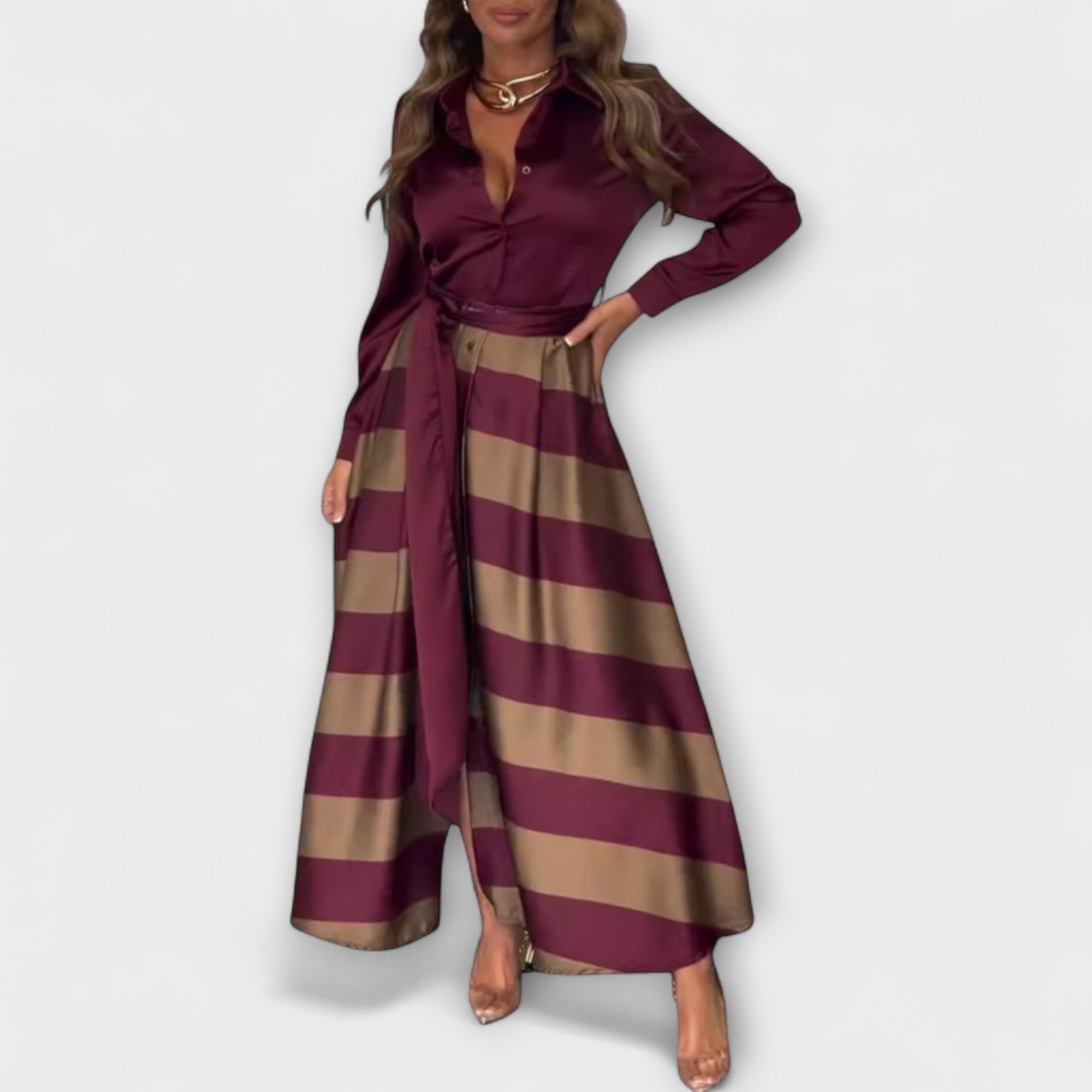 Langes Hemdblusenkleid in Bordeaux mit horizontalen Streifen, Knopfleiste und Bindegürtel