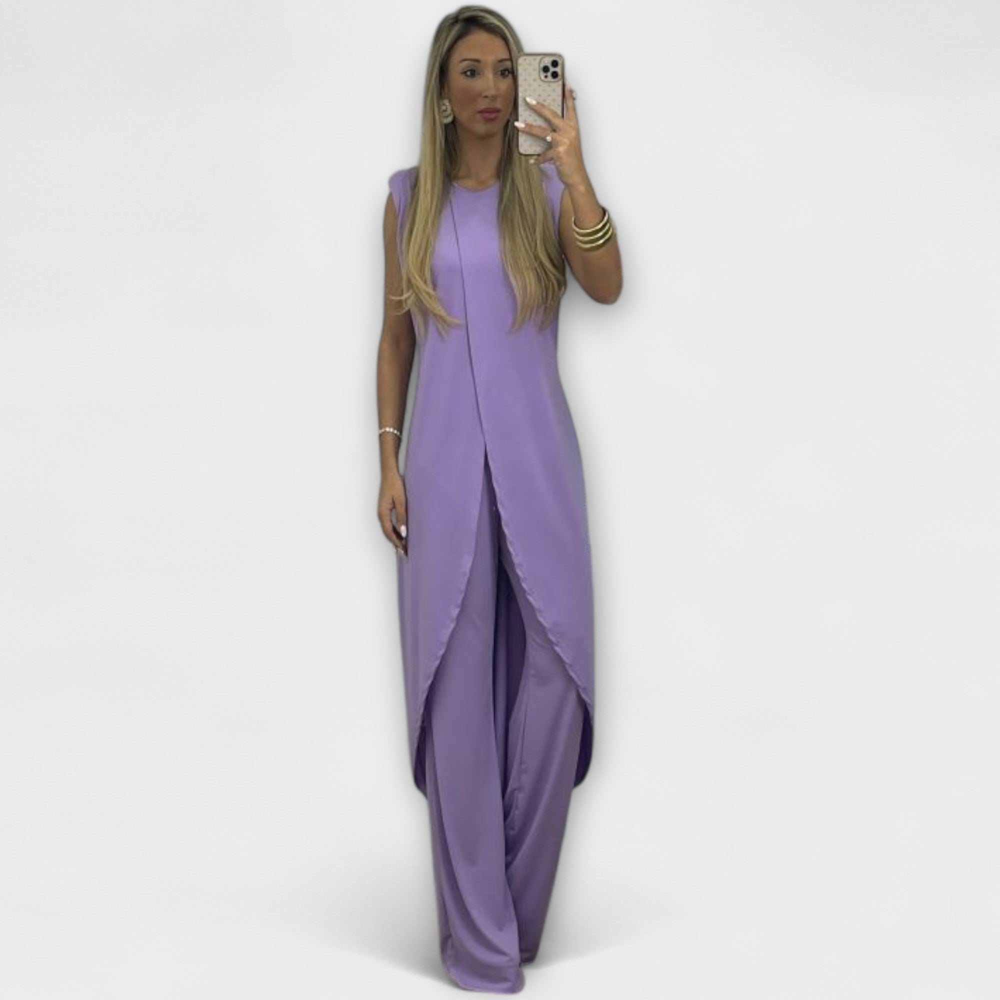 Ärmelloser Maxi-Jumpsuit in Lila mit Schlitz vorn