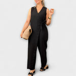 Schwarzer ärmelloser Jumpsuit mit V-Ausschnitt und Schleifenband am Bund, weitem Bein