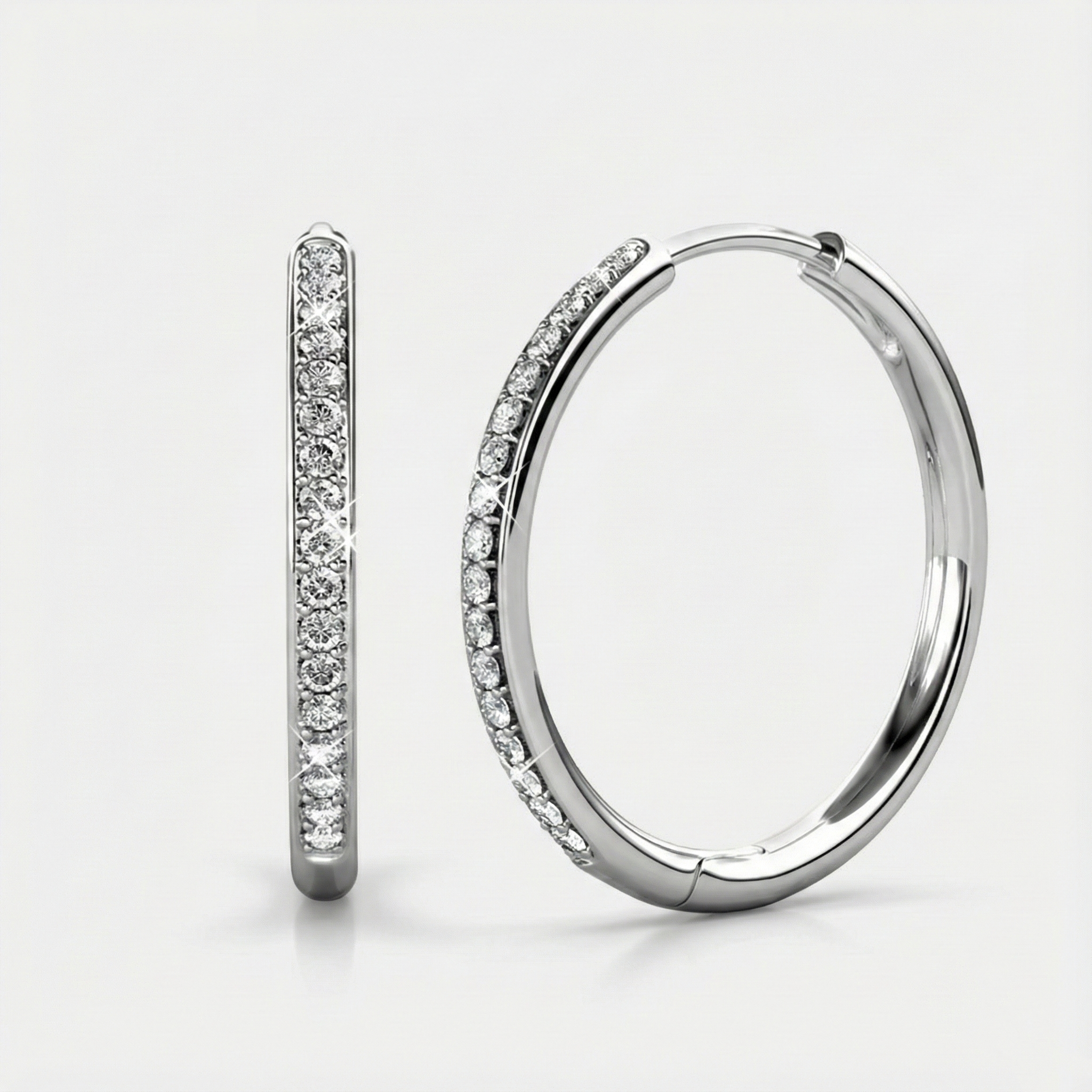 Creolen-Ohrringe aus Weißgold mit Pavé-Ring und schmalem Steinstab