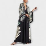 Maxikleid mit floralem Blattmuster, schwarzer Grund, fließender Rock, weite Ärmel