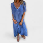Elegantes Malaga Kleid in Blau mit V-Ausschnitt, kurzen Ärmeln und Knopfleiste