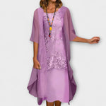 Violettes Chiffonkleid (2-teilig) mit Spitzenbesatz vorn, weitem Ärmel und fallendem Saum