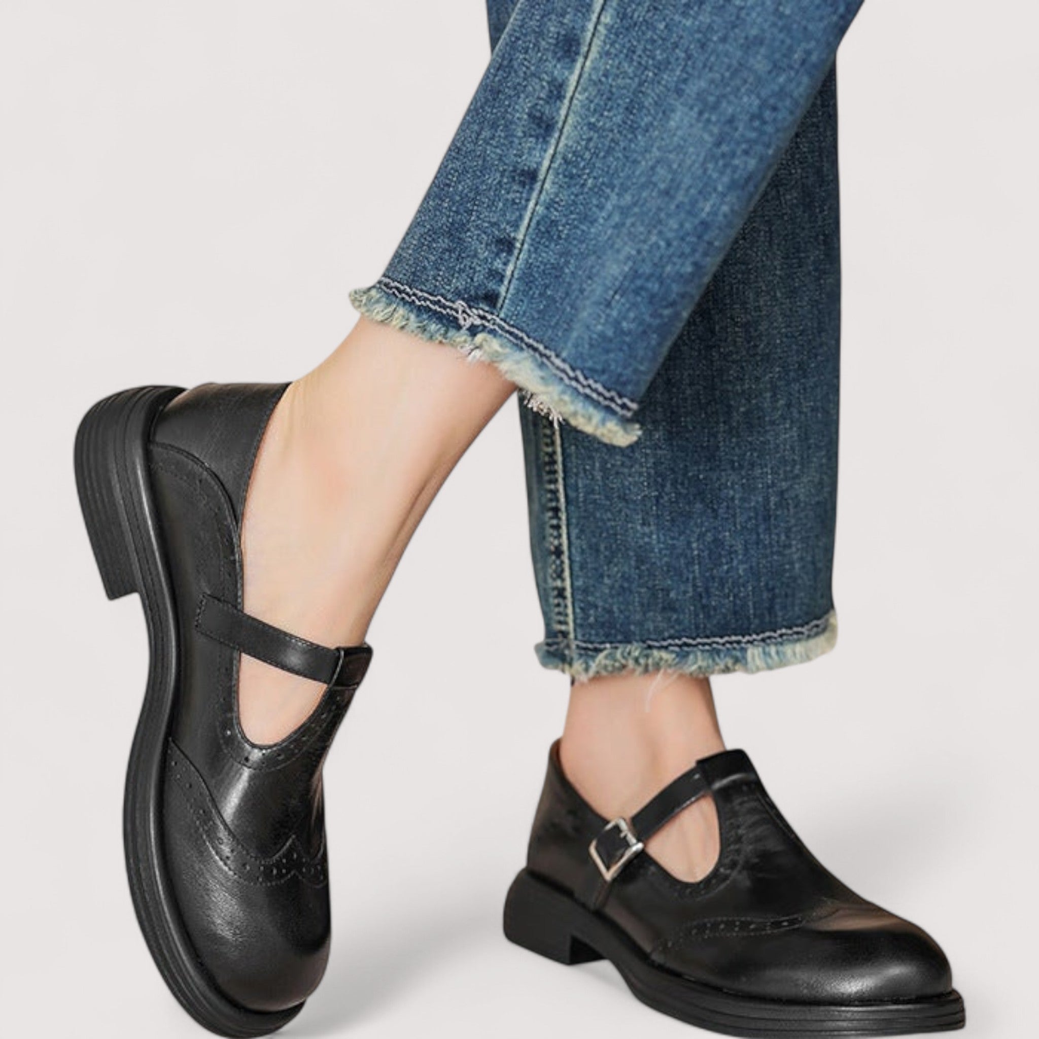 Komfortabsatzschuhe in Schwarz mit Riemen und Schnalle