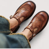 Komfortabsatzschuhe in Braun mit Riemen und Lochmuster