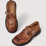 Komfortabsatzschuhe in Braun mit Riemen und Schnalle, Vorder- und Seitenansicht