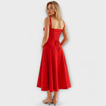 Korsett-Midikleid in Rot, Seitenansicht mit Spaghettiträgern und gerafftem Mieder