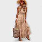 Maxikleid von Lola in Beige mit Spitzenbesatz und mehrlagigem Rock