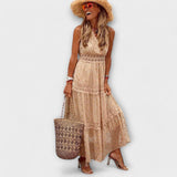 Maxikleid von Lola in Beige mit Spitzenbesatz und mehrlagigem Rock