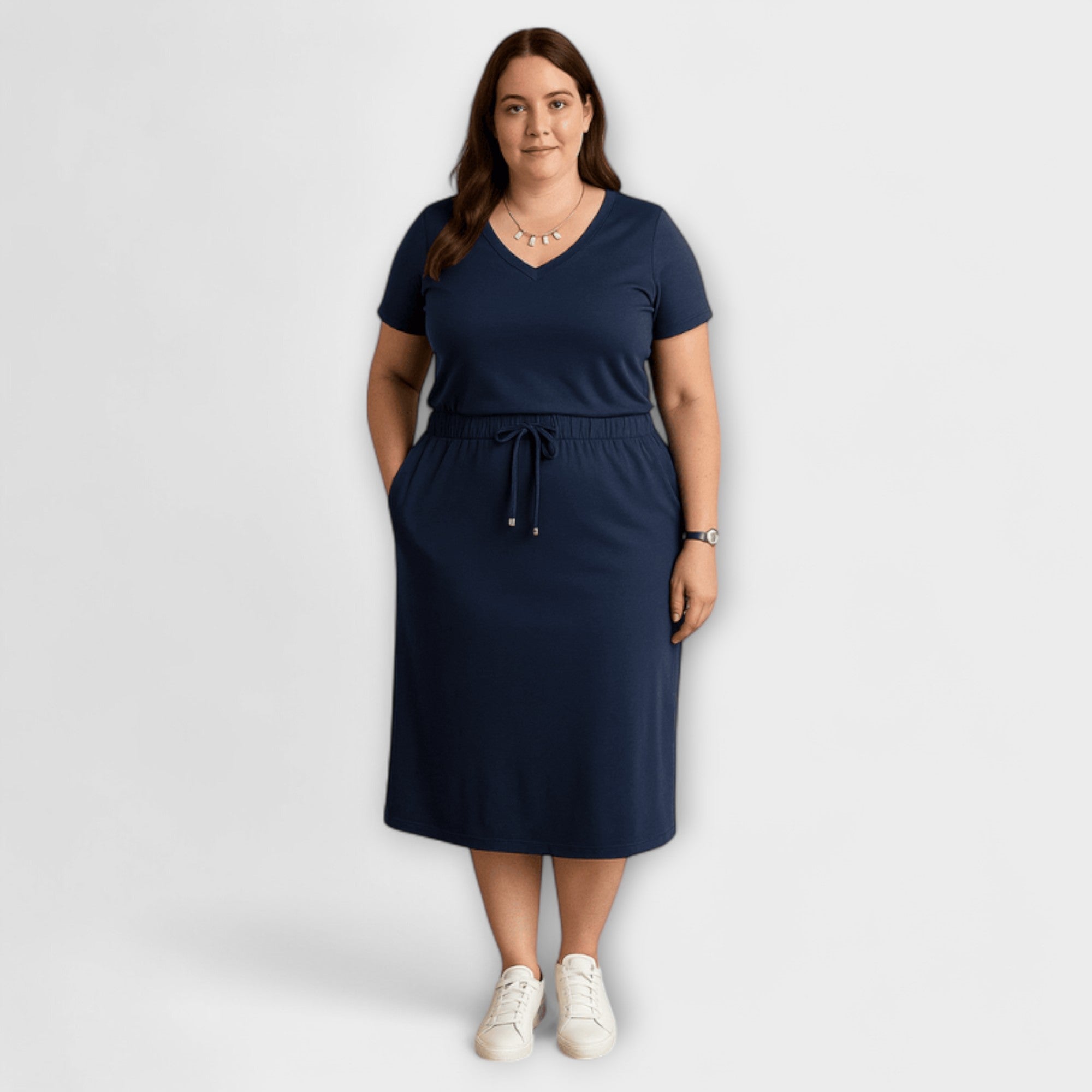 Danielle V-Ausschnitt-Top mit Rock, dunkelblaues Kleid mit Bindegürtel und Knopfleiste vorn