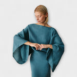 Kimono-Kleid aus Leinen-Baumwolle in Blau mit Flügelärmeln und Bindebund in der Taille