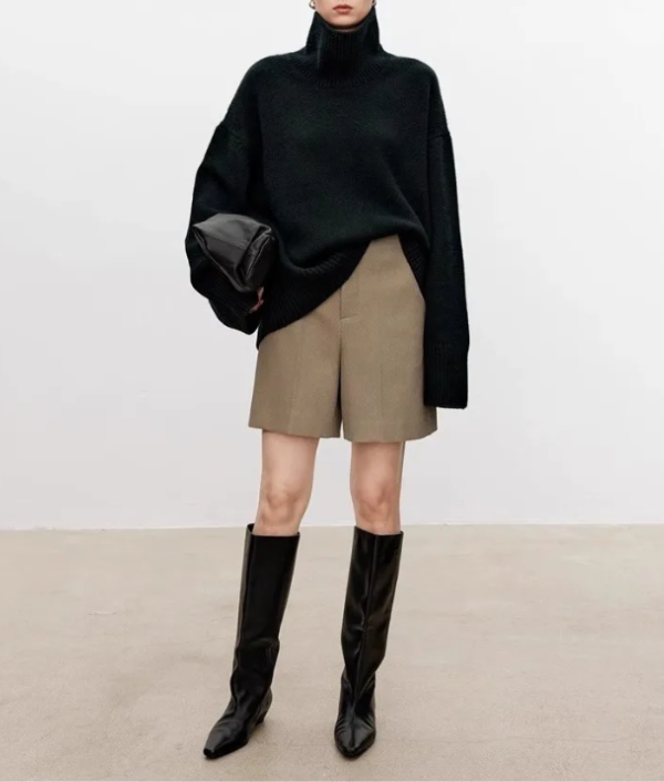Dunkelgrüner Rollkragen-Pullover mit langen Ärmeln und Rippbündchen
