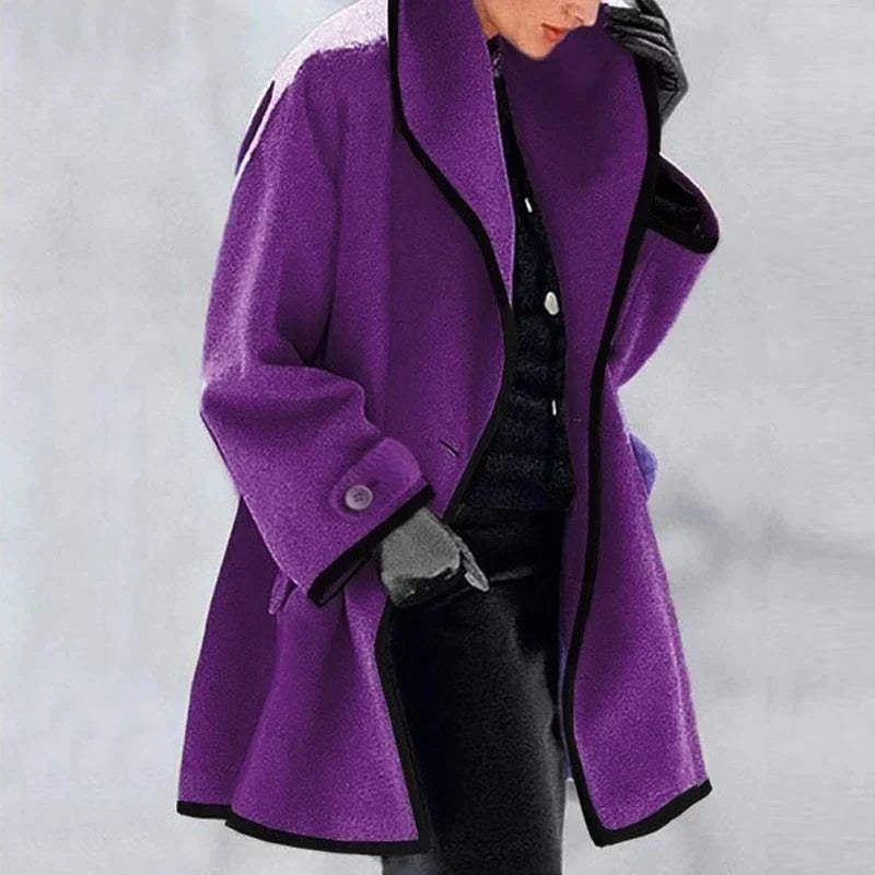 Fleecejacke mit Reverskragen und Knopfverschluss, violetter Farbton, lange Ärmel, seitliche Taschen