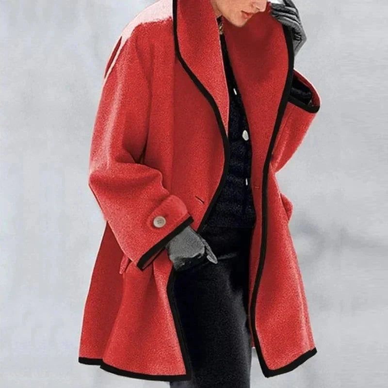 Fleecejacke mit Reverskragen und Knopfverschluss, roter Farbton, lange Ärmel, seitliche Taschen