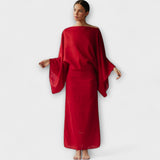 Kimono-Kleid aus Leinen-Baumwolle in Rot mit weiten Ärmeln, geraffter Taille und Bindeband
