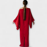 Kimono-Kleid aus Leinen-Baumwolle in Rot, Rückansicht mit offenen Ärmeln und langem Schlitz