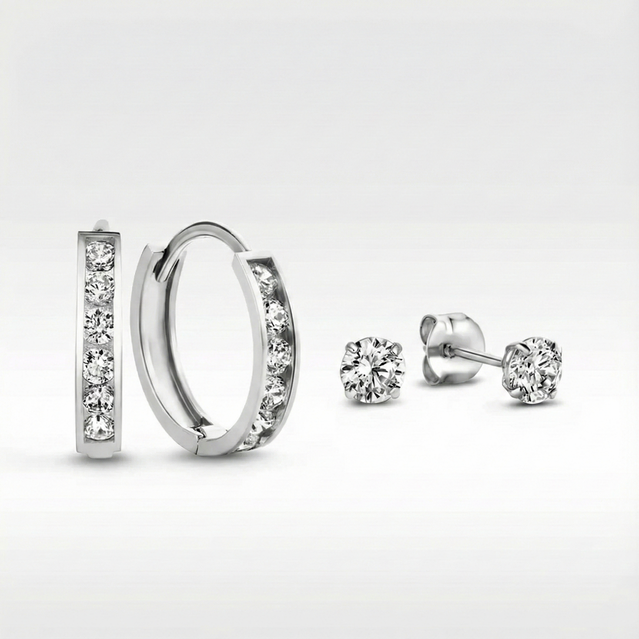 Ohrring-Set aus Weißgold mit Diamantimitationen, Creolen und Stecker