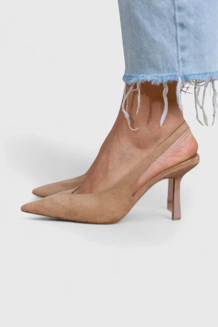 Ysabelinne Absatzschuh mit spitzem Zeh, braunem Wildleder und Stilettoabsatz