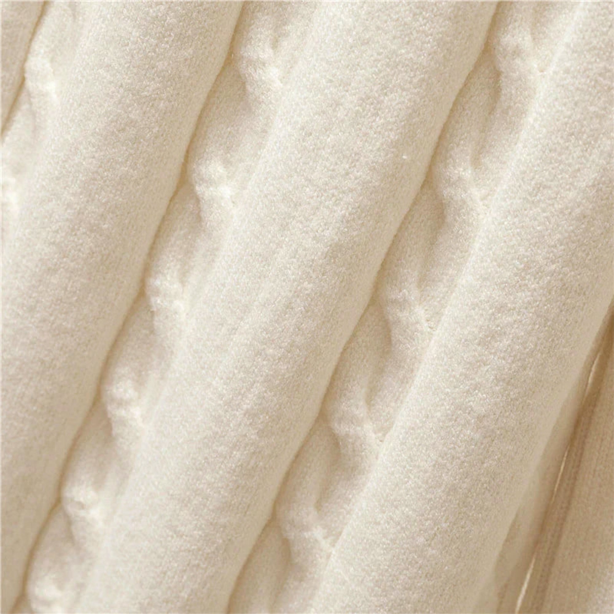 Feinstrick-Gewebe mit feinem Reliefmuster in Creme