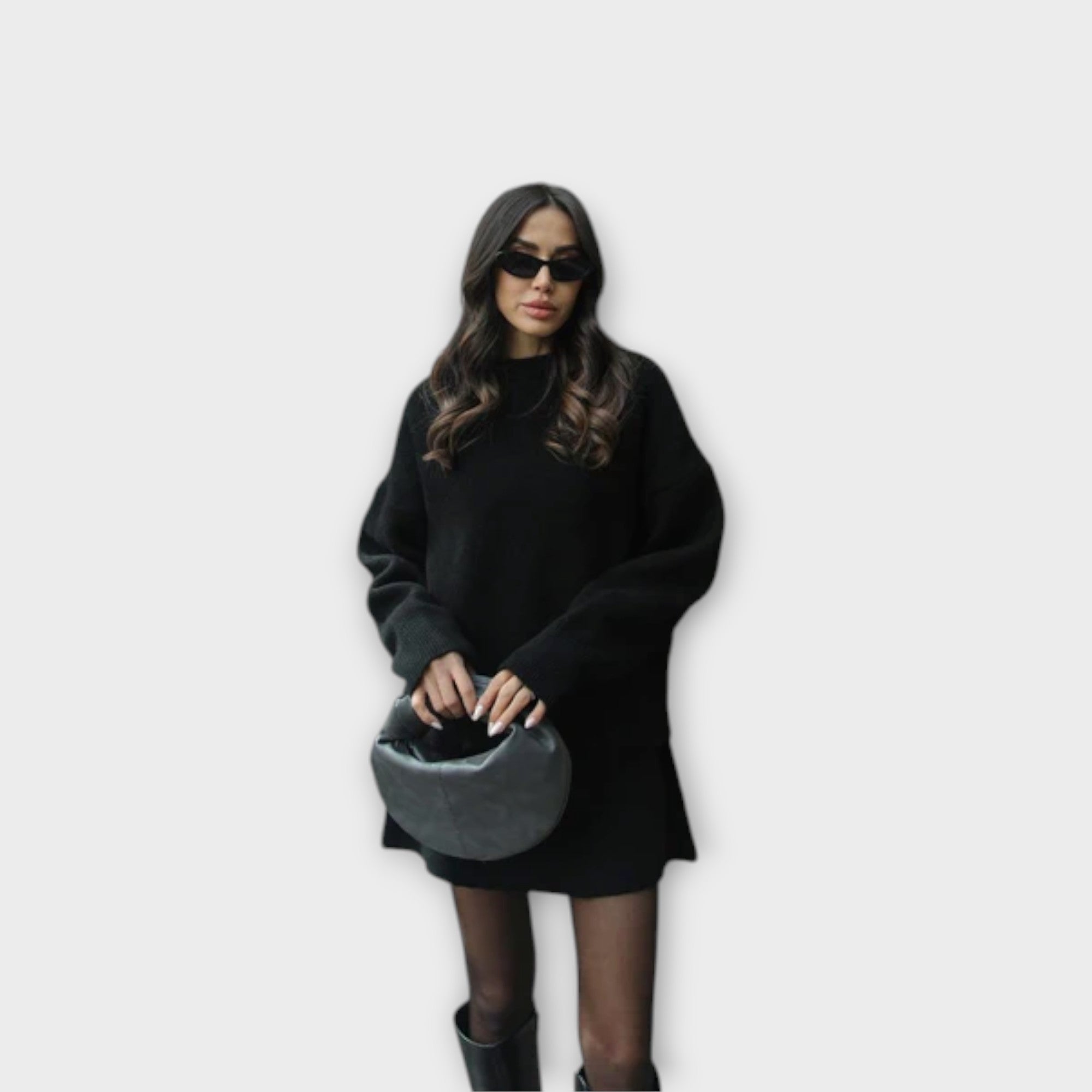 Lässiges Strickset: Pullover und Rock in Schwarz mit Rundhalsausschnitt