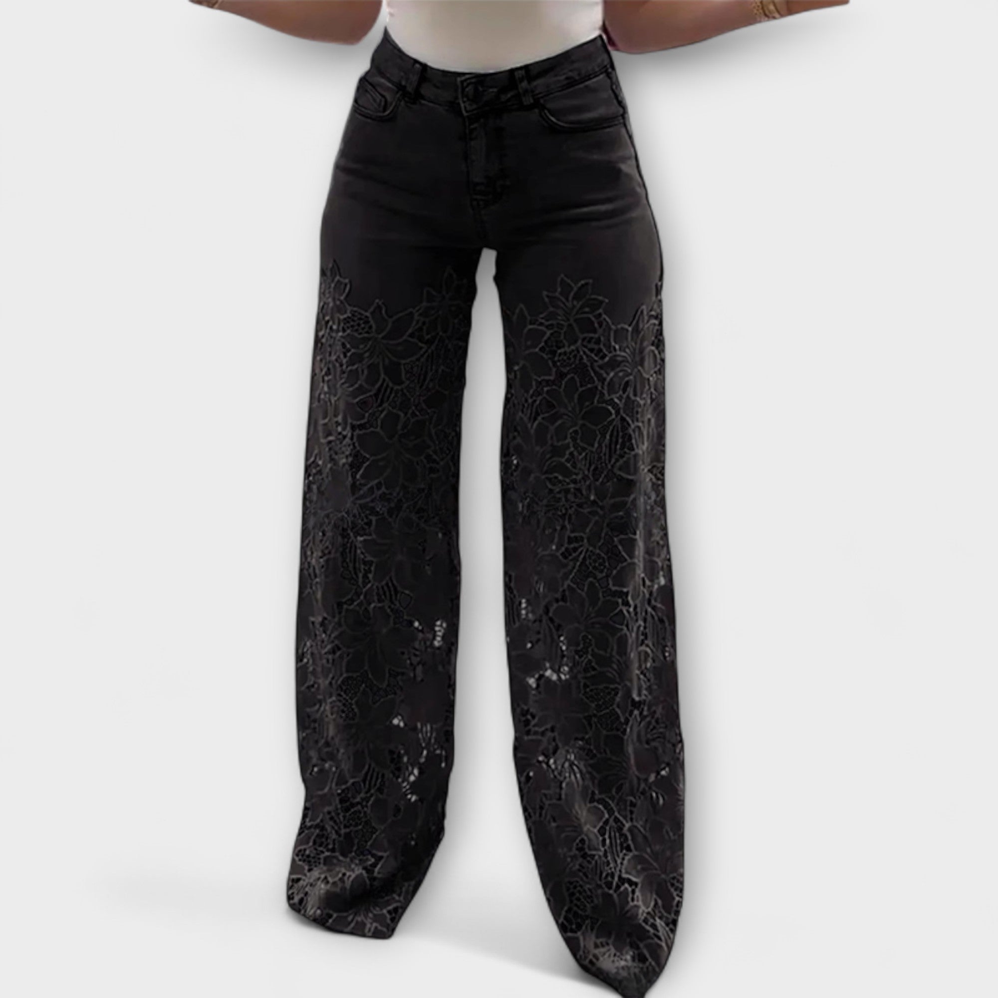 Schwarze Jeans mit Spitzen-Patchwork an den Beinen
