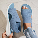Hellblaue Plateau-Sandalen mit Strick-Obermaterial, offene Zehen