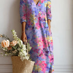 Lila Midi-Kleid mit Aquarell-Print, V-Ausschnitt und 3/4-Ärmeln