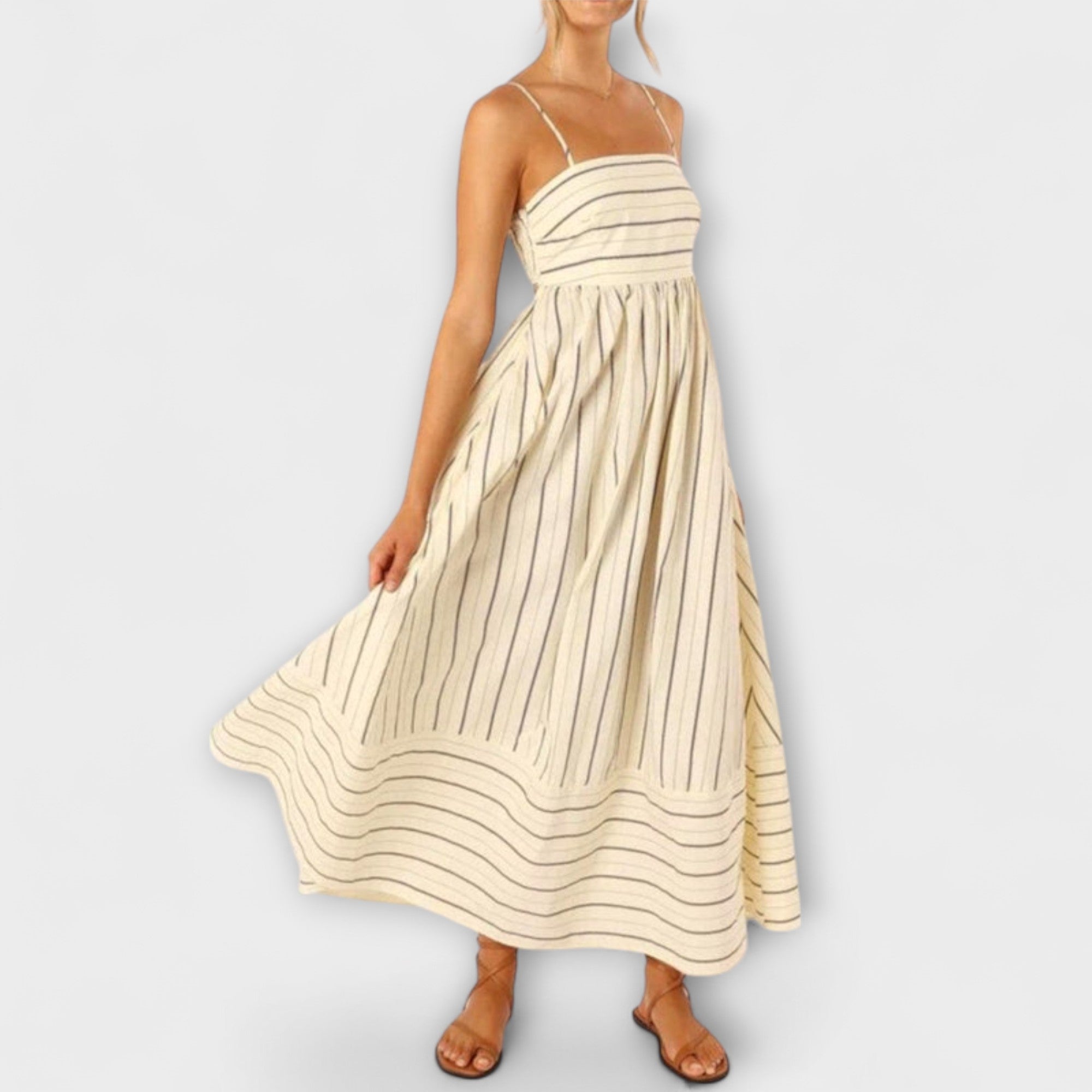 Maxi-Kleid in Beige mit dünnen Trägern, Streifenoptik und weitem Rock