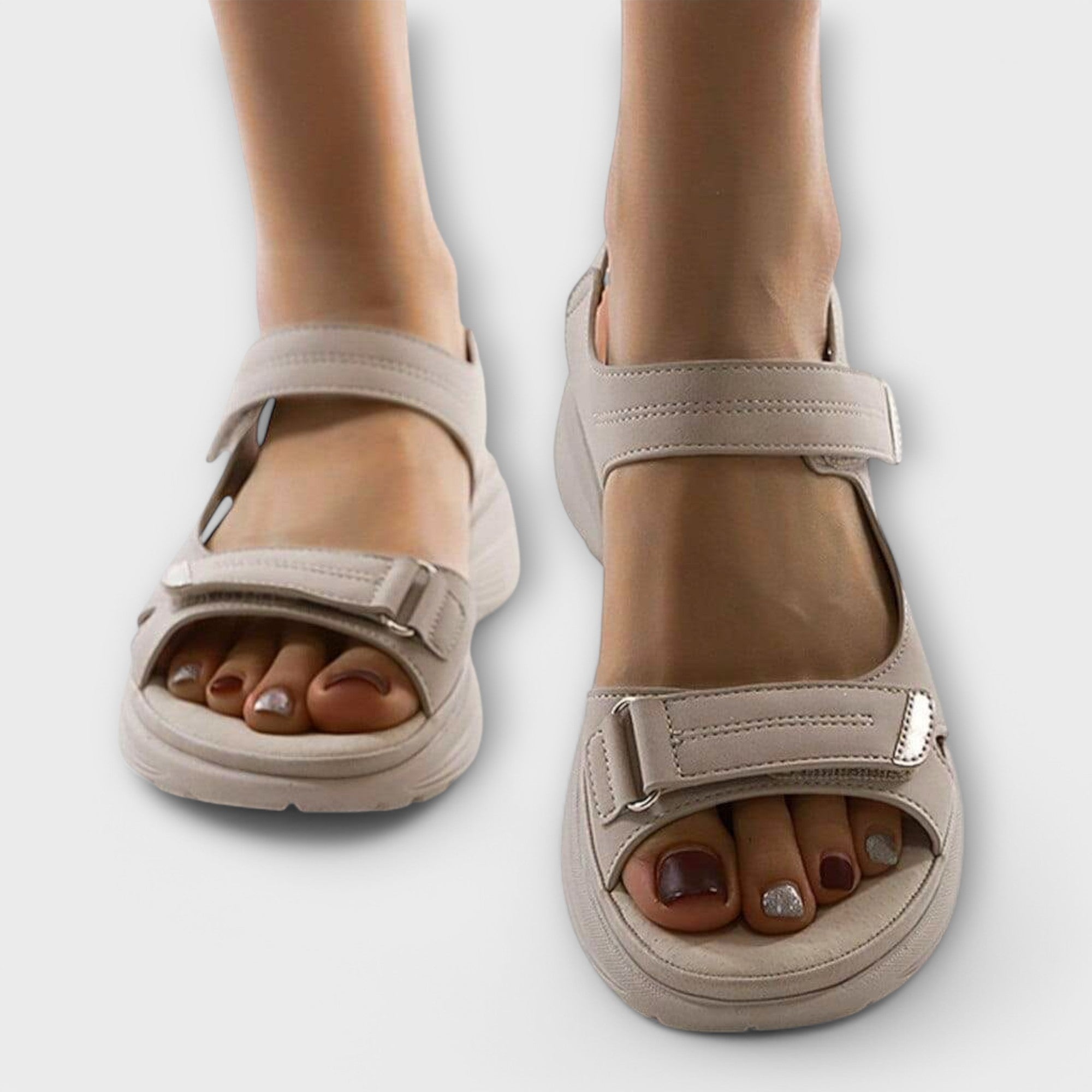 Orthopädische Sandalen in Beige mit verstellbaren Klettbändern und offenen Zehen