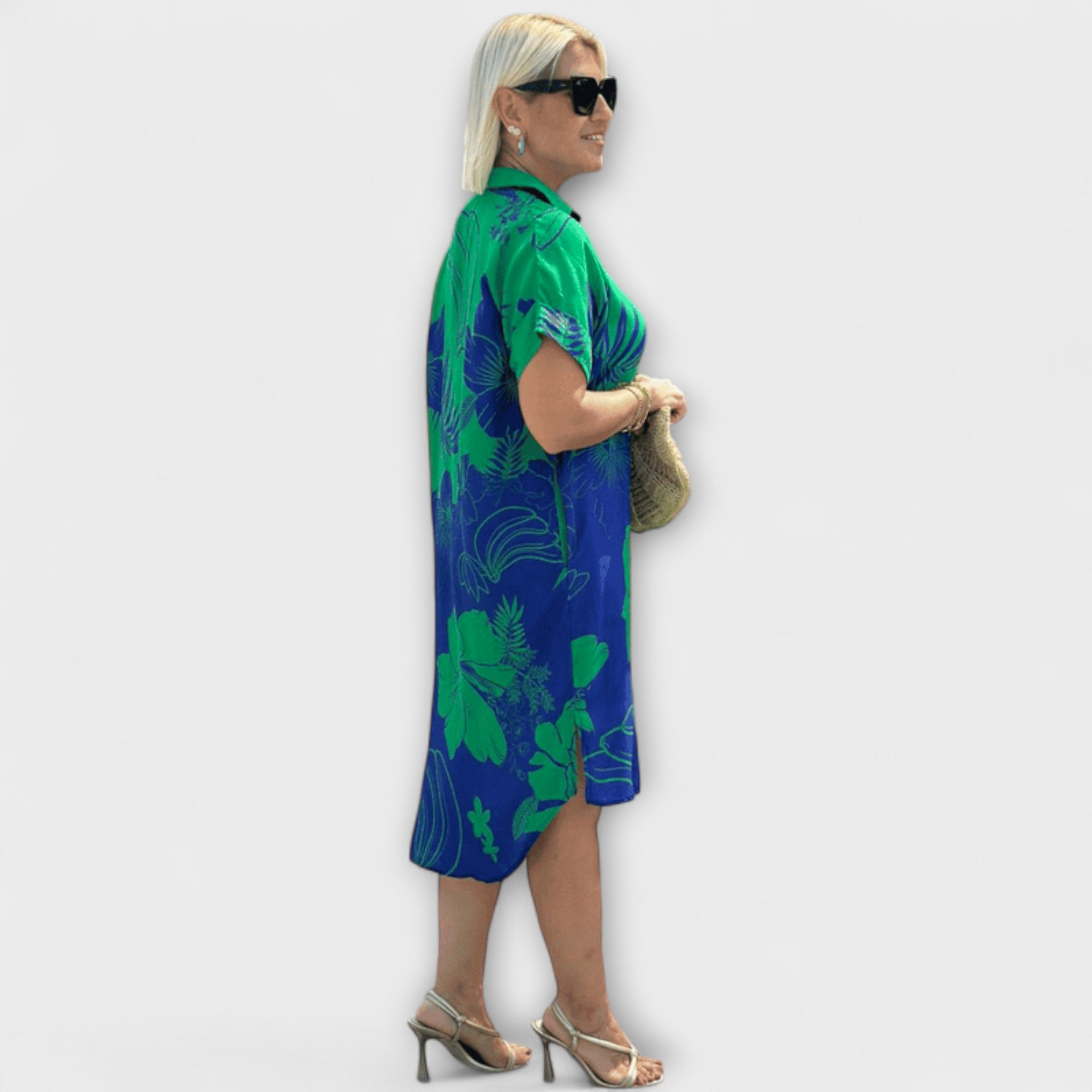 Knielanges Kleid mit Blumenmuster, kurzarm, Knopfleiste vorn, grün-blau