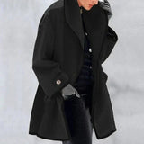 Fleecejacke mit Reverskragen und Knopfverschluss, schwarze Farbe, lange Ärmel, seitliche Taschen